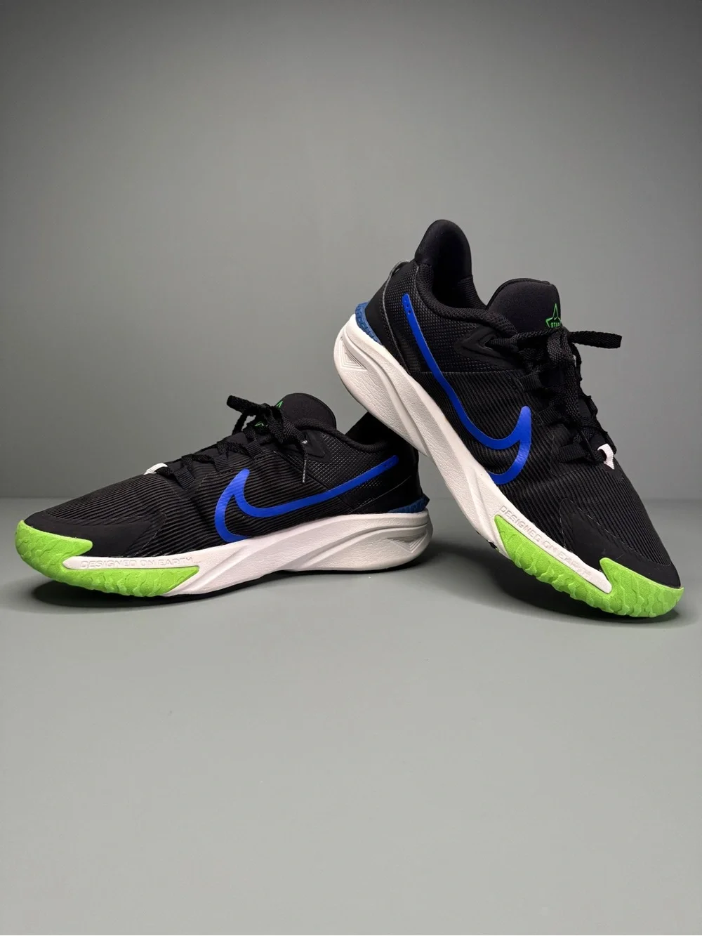 Nike Star Runner 4 GS Size 7Y Black Blue Green Running Shoes DX7615-004